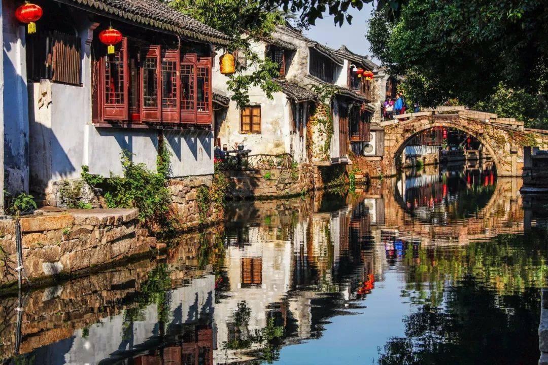 小胖想做一个书架书架用的木板为棱长是三分米的正方形书架为下图至少需要多少？游戏画面